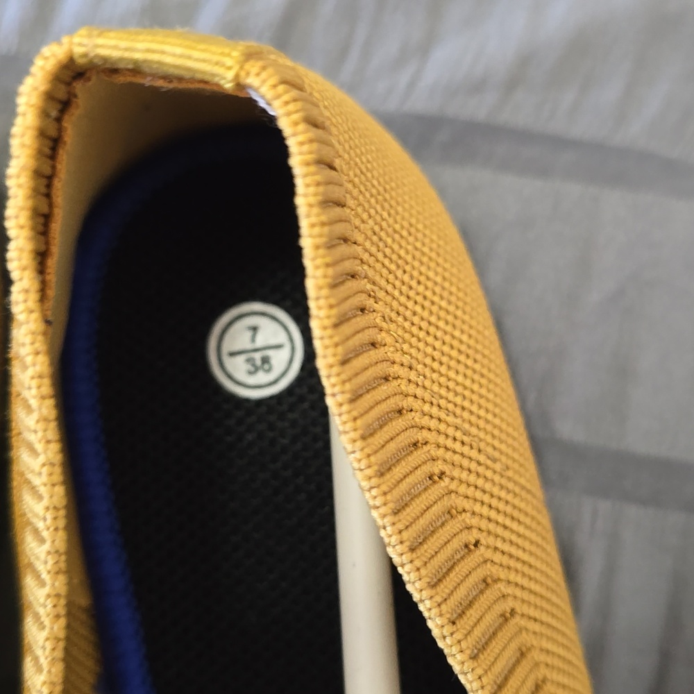 Yellow Women's Ballet Flats Sz 7 Nwot - Picture 3 of 4